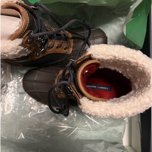 Tommy Hilfiger Women's Rainah Boot - Picture 2 of 6